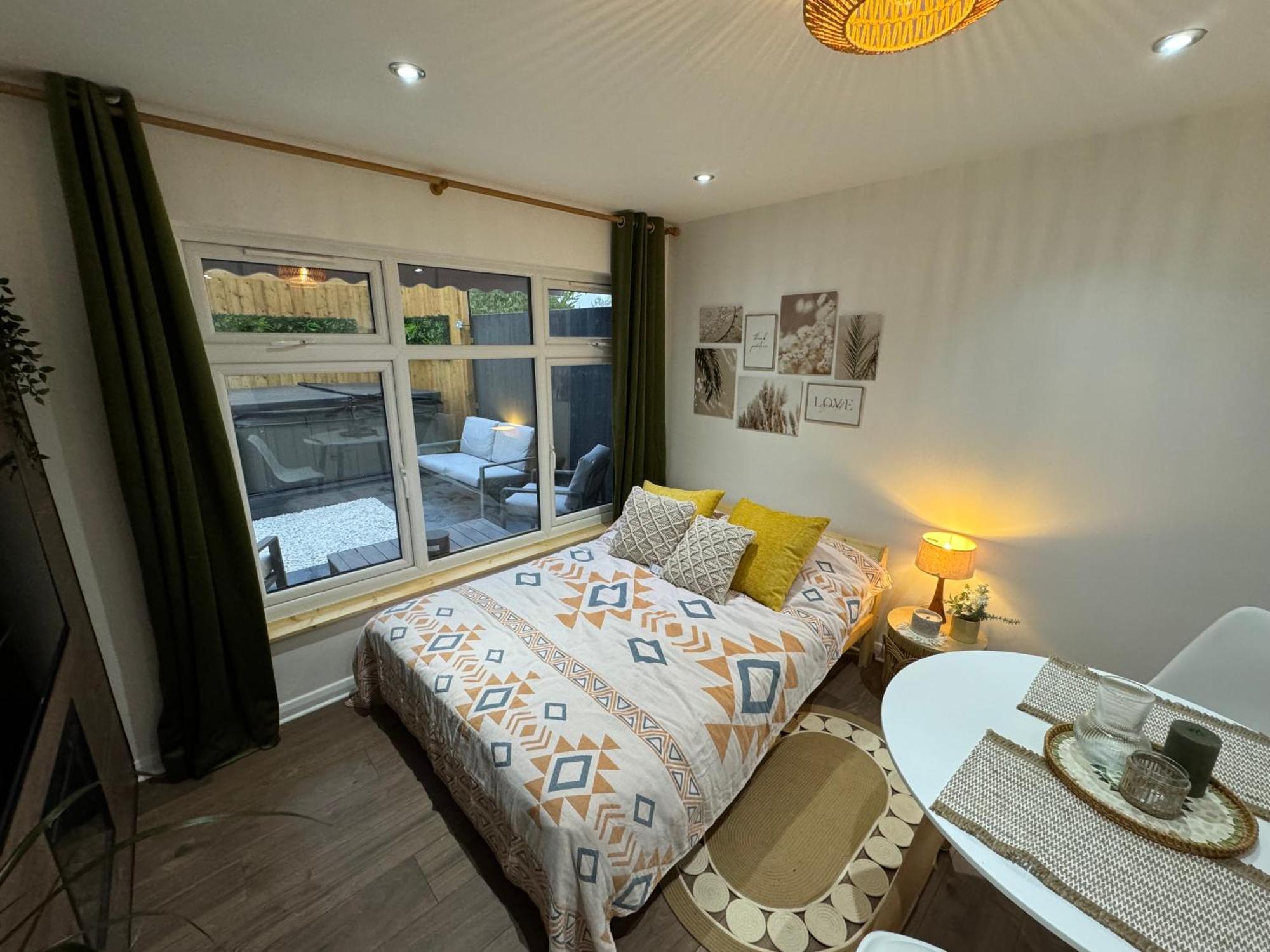 Appartement Wild & Free Hot Tub Retreat à Dartford Extérieur photo